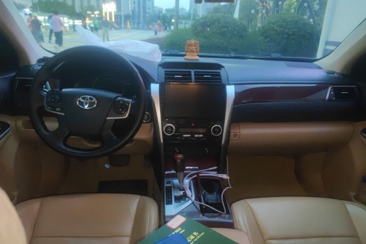 Used Toyota Camry 2012 2.0G Luxury Edition Center Console