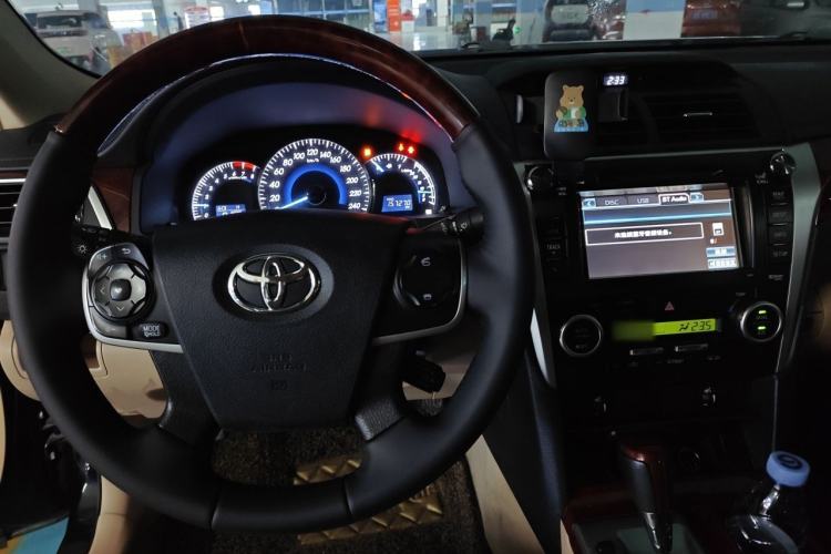 Used Toyota Camry 2012 2.5G Luxury Edition Center Console