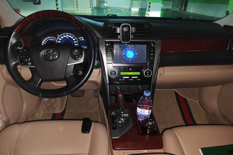 Used Toyota Camry 2012 2.5G Luxury Edition Center Console