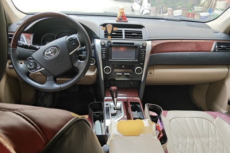 Used Toyota Camry 2012 2.5G Luxury Edition Center Console