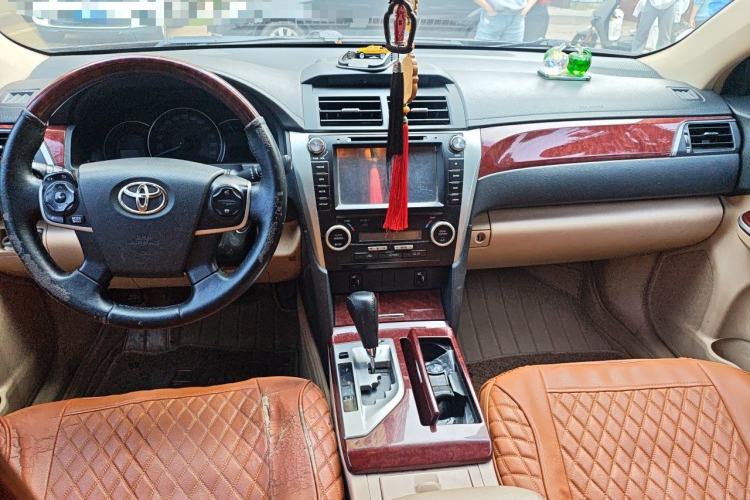 Used Toyota Camry 2012 2.0G Luxury Edition Center Console