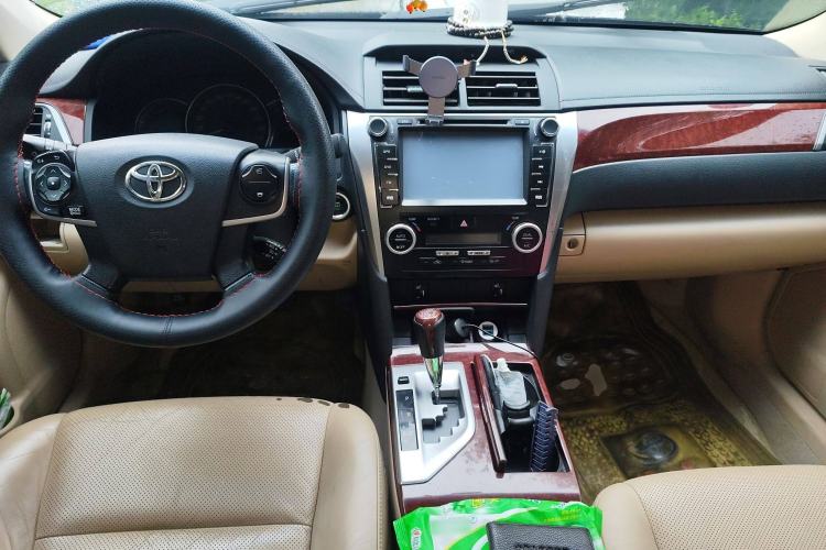 Used Toyota Camry 2012 2.5G Luxury Edition Center Console