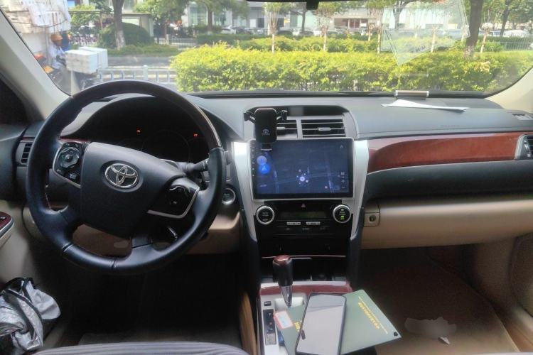 Used Toyota Camry 2012 2.5G Luxury Edition Center Console
