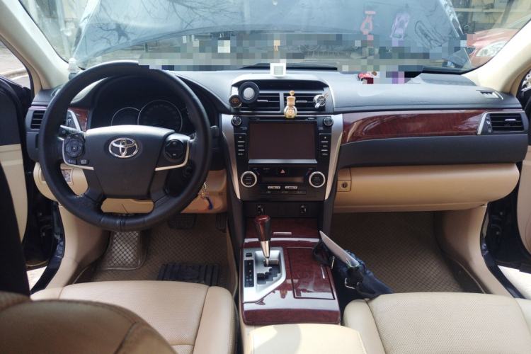Used Toyota Camry 2012 2.0G Luxury Edition Center Console