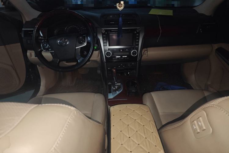 Used Toyota Camry 2012 2.5V Ultimate Navigation Edition Center Console