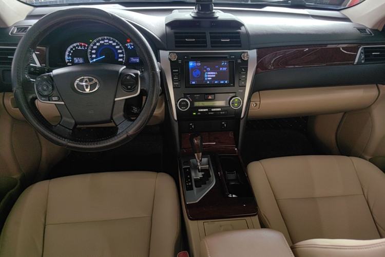 Used Toyota Camry 2012 2.5G Luxury Edition Center Console