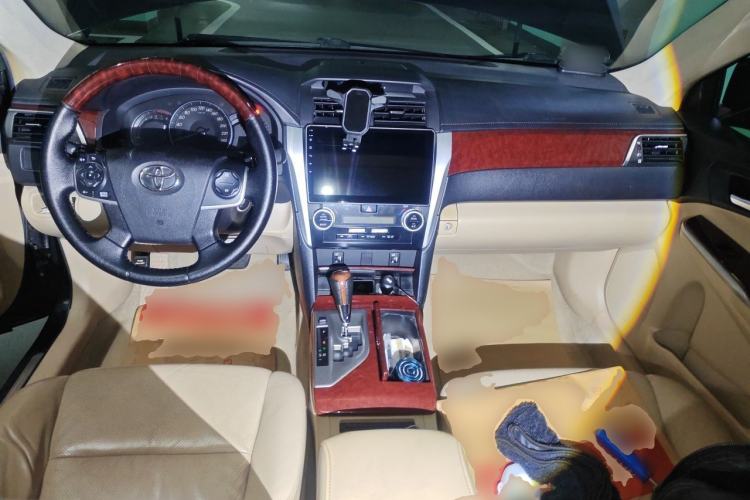 Used Toyota Camry 2012 2.0G Luxury Edition Center Console
