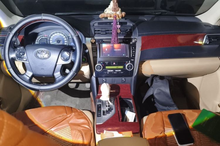 Used Toyota Camry 2012 2.5G Luxury Edition Center Console