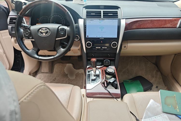 Used Toyota Camry 2012 2.5G Luxury Edition Center Console