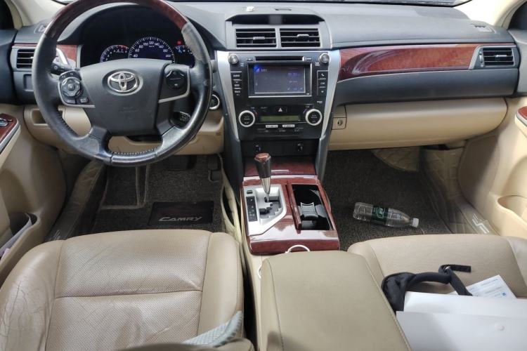 Used Toyota Camry 2012 2.5G Luxury Edition Center Console