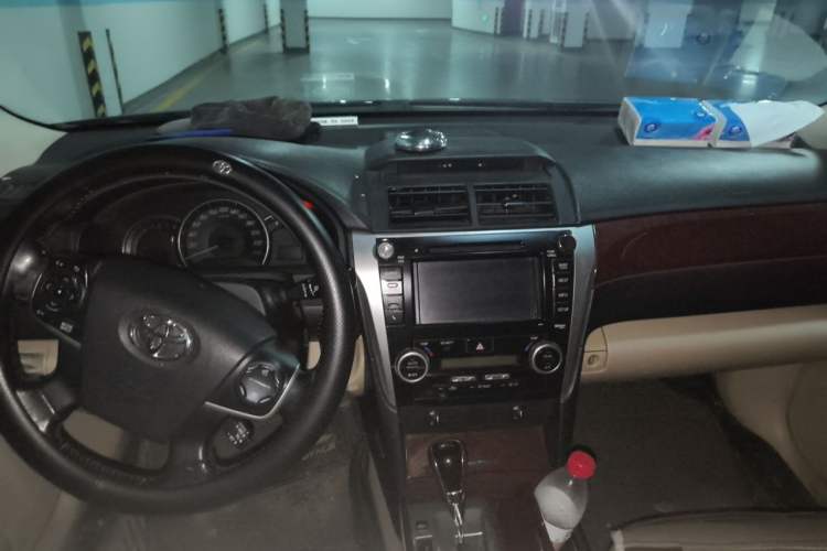 Used Toyota Camry 2012 2.5G Luxury Edition Center Console
