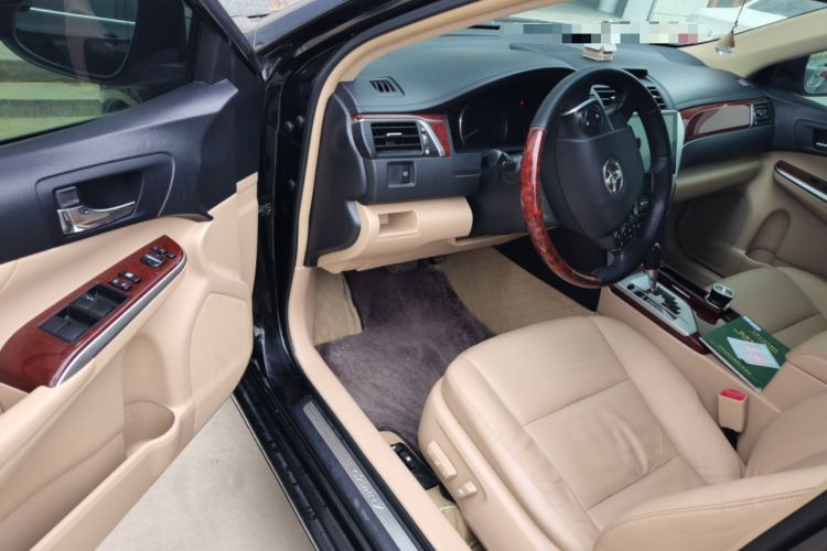 Used Toyota Camry 2012 2.5G Luxury Edition Driver Seat