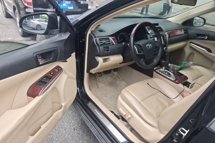 Used Toyota Camry 2012 2.5G Luxury Edition Driver Seat
