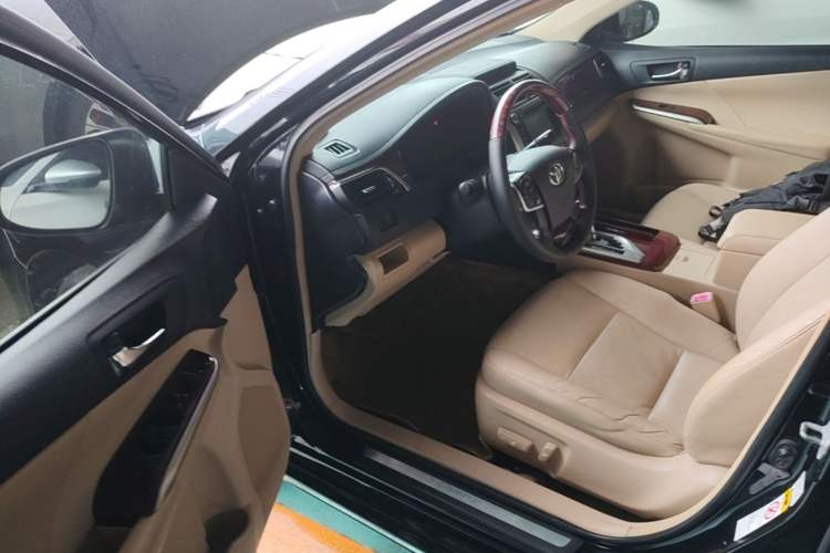 Used Toyota Camry 2012 2.5G Luxury Edition Driver Seat