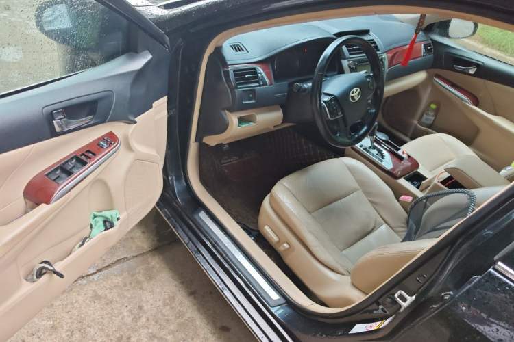 Used Toyota Camry 2012 2.0G Luxury Edition Driver Seat