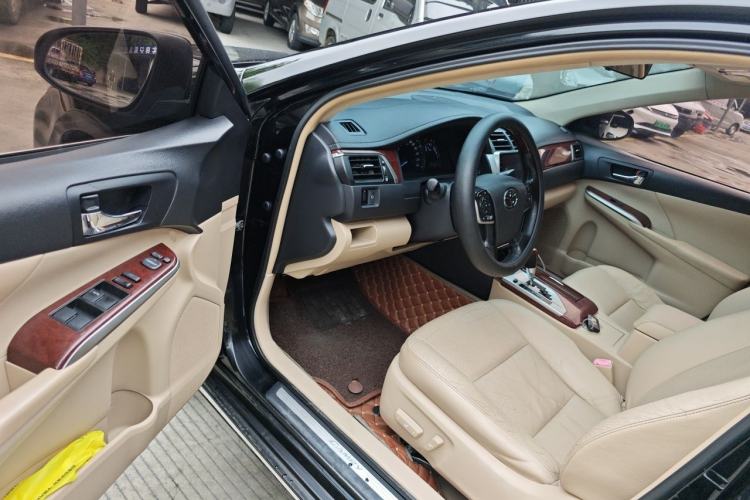 Used Toyota Camry 2012 2.5G Luxury Navigation Edition Driver Seat