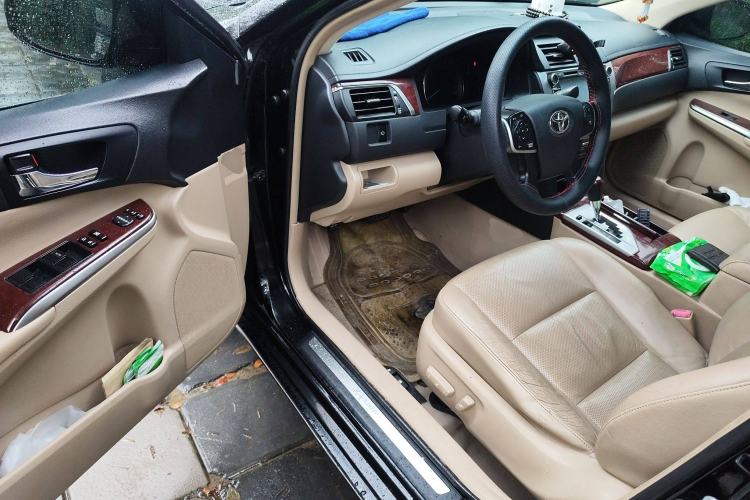 Used Toyota Camry 2012 2.5G Luxury Edition Driver Seat