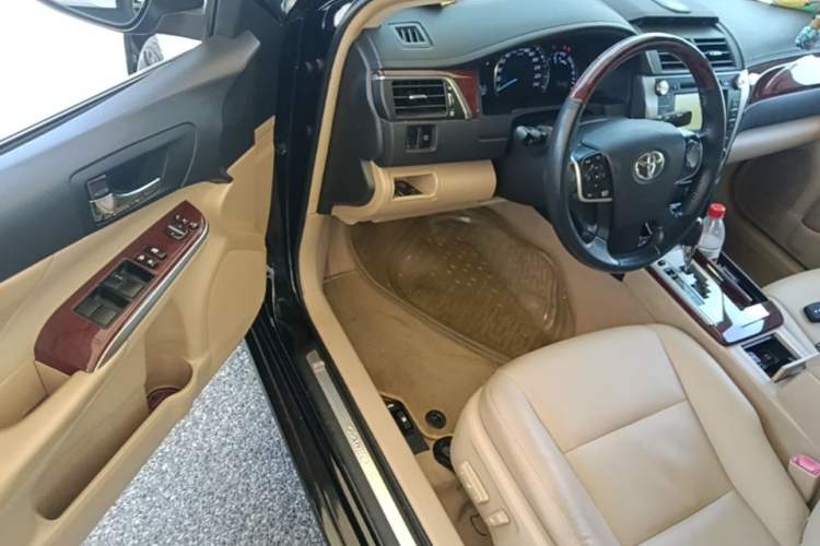Used Toyota Camry 2012 2.5G Luxury Edition Driver Seat
