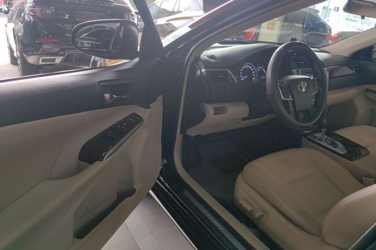 Used Toyota Camry 2012 2.5G Luxury Edition Driver Seat