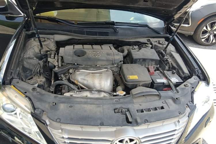 Used Toyota Camry 2012 2.5G Luxury Edition Engine Bay