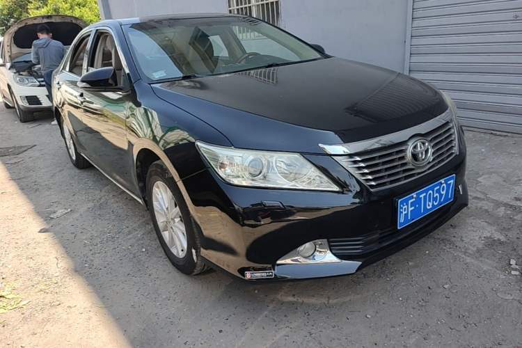 Used Toyota Camry 2012 2.5G Luxury Edition Front Right 45 Deg