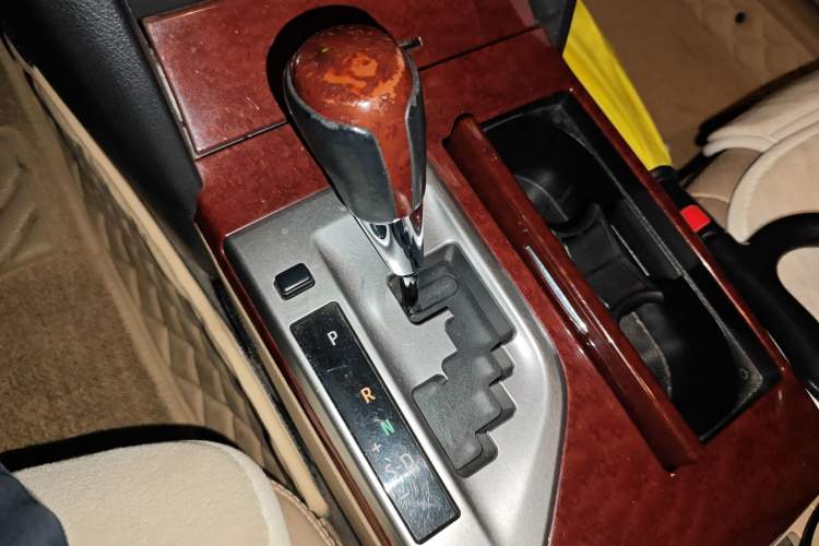 Used Toyota Camry 2012 2.5G Luxury Edition Gear Lever