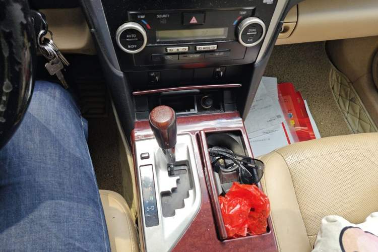 Used Toyota Camry 2012 2.0G Luxury Navigation Edition Gear Lever