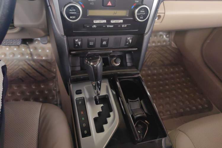 Used Toyota Camry 2012 Luxurious Edition 2.5HG Zunrui Gear Lever