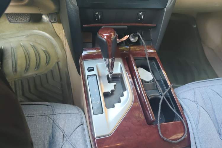Used Toyota Camry 2012 2.5G Luxury Edition Gear Lever