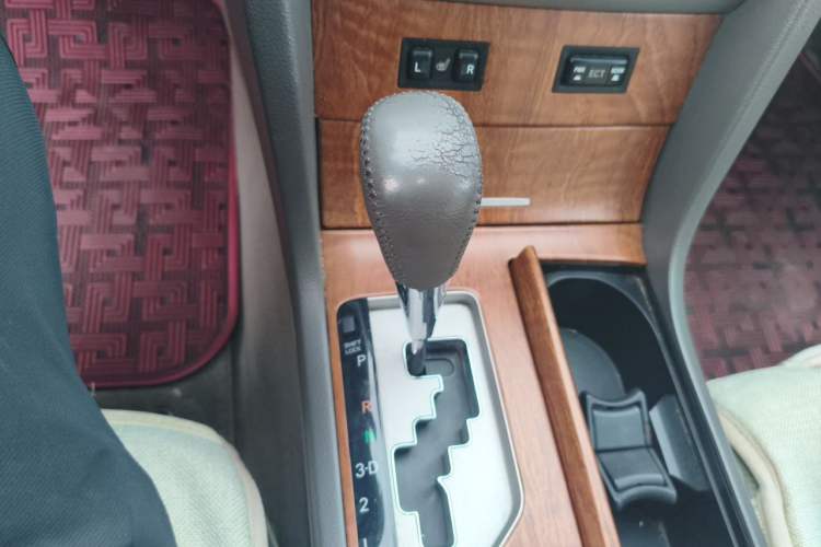 Used Toyota Camry 2012 200G Classic Luxury Edition Gear Lever