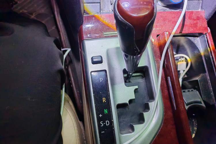 Used Toyota Camry 2012 2.5G Luxury Navigation Edition Gear Lever