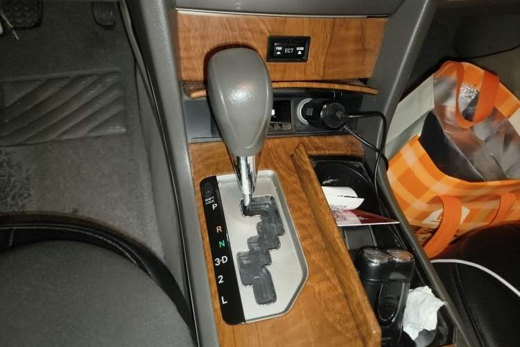 Used Toyota Camry 2012 200E Classic Elite Edition Gear Lever