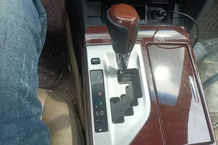 Used Toyota Camry 2012 2.0G Luxury Edition Gear Lever