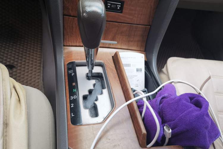 Used Toyota Camry 2012 200E Classic Elite Edition Gear Lever