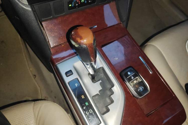 Used Toyota Camry 2012 2.5G Luxury Edition Gear Lever