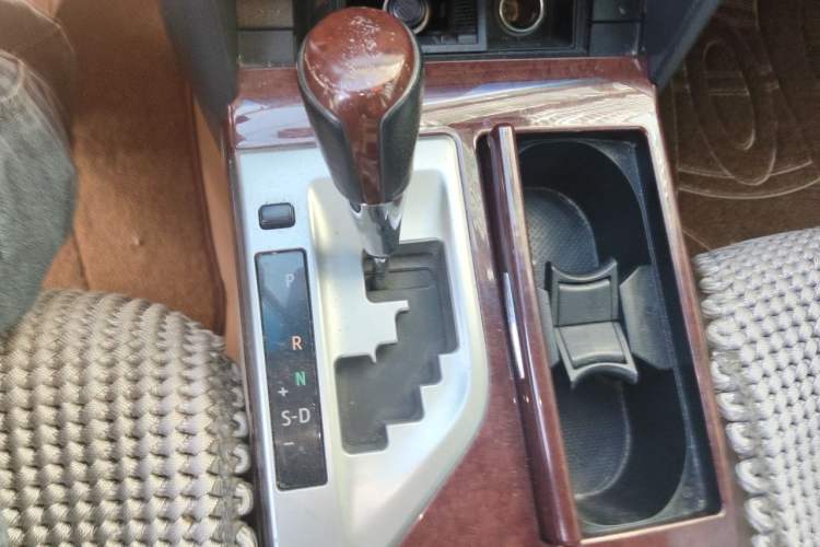 Used Toyota Camry 2012 2.5G Luxury Edition Gear Lever