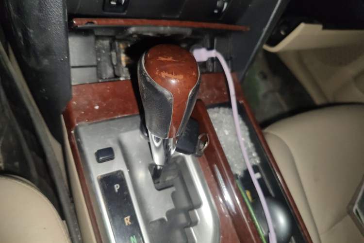 Used Toyota Camry 2012 2.5G Luxury Edition Gear Lever