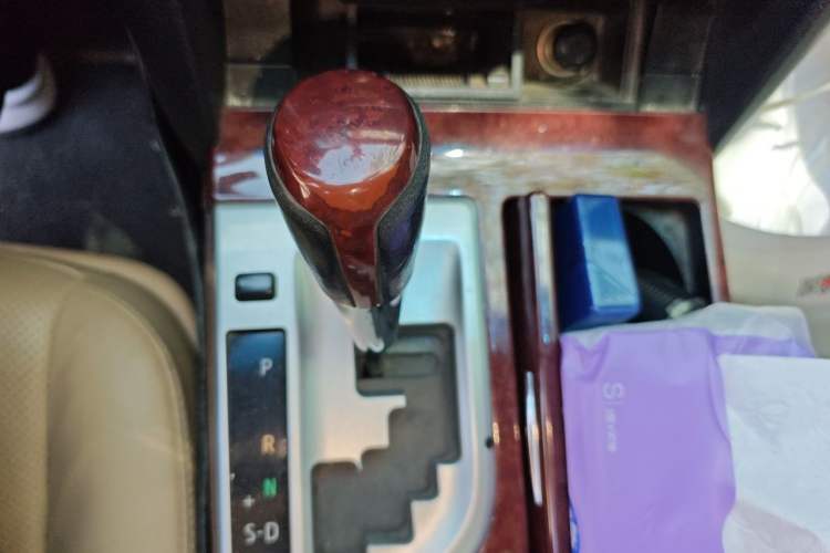 Used Toyota Camry 2012 2.5G Luxury Navigation Edition Gear Lever