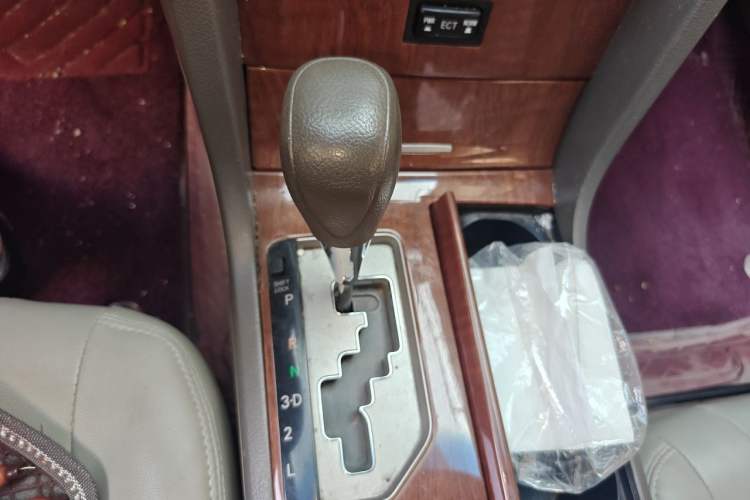 Used Toyota Camry 2012 200E Classic Elite Edition Gear Lever
