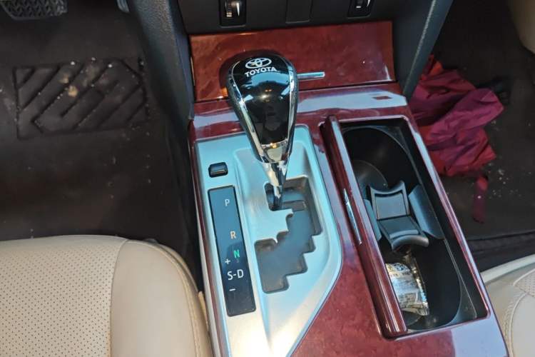 Used Toyota Camry 2012 2.0G Luxury Edition Gear Lever