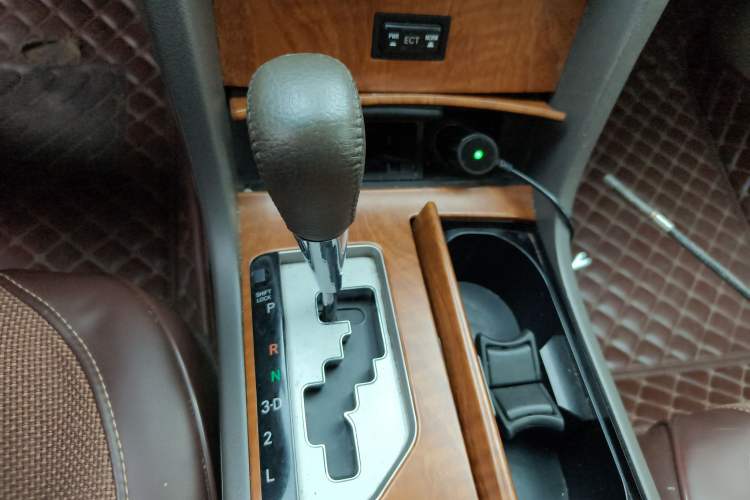 Used Toyota Camry 2012 200E Classic Elite Edition Gear Lever