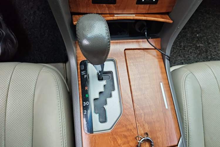 Used Toyota Camry 2012 200G Classic Luxury Edition Gear Lever
