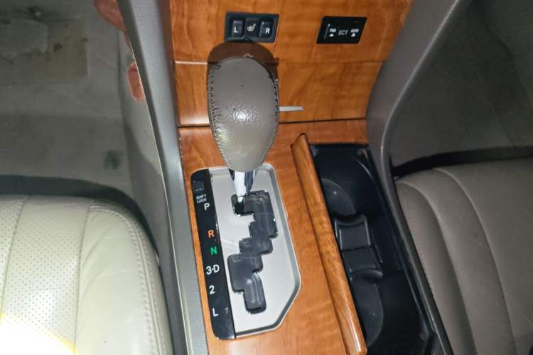 Used Toyota Camry 2012 200G Classic Luxury Edition Gear Lever