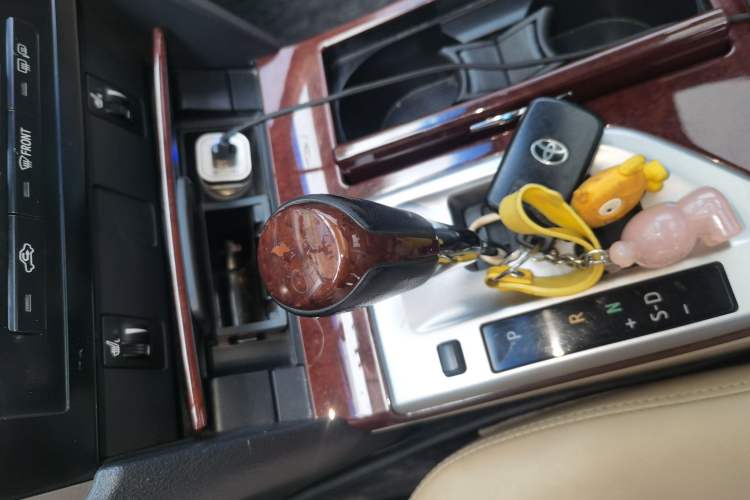 Used Toyota Camry 2012 2.5G Luxury Edition Gear Lever