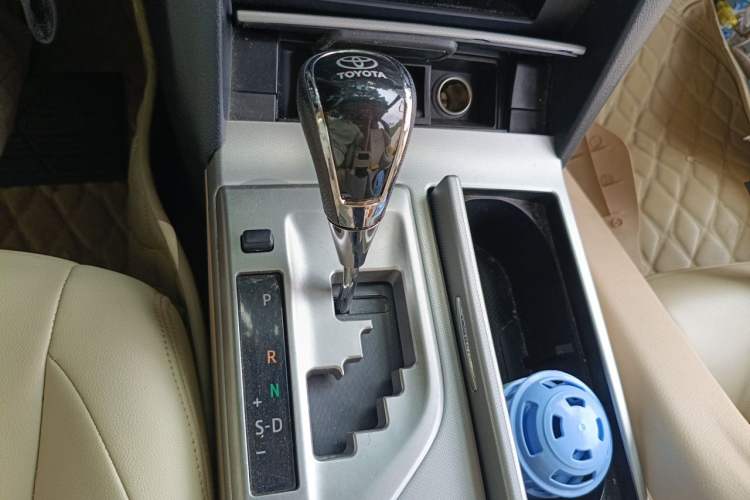 Used Toyota Camry 2012 Junrui 2.0S Radiant Edition Gear Lever