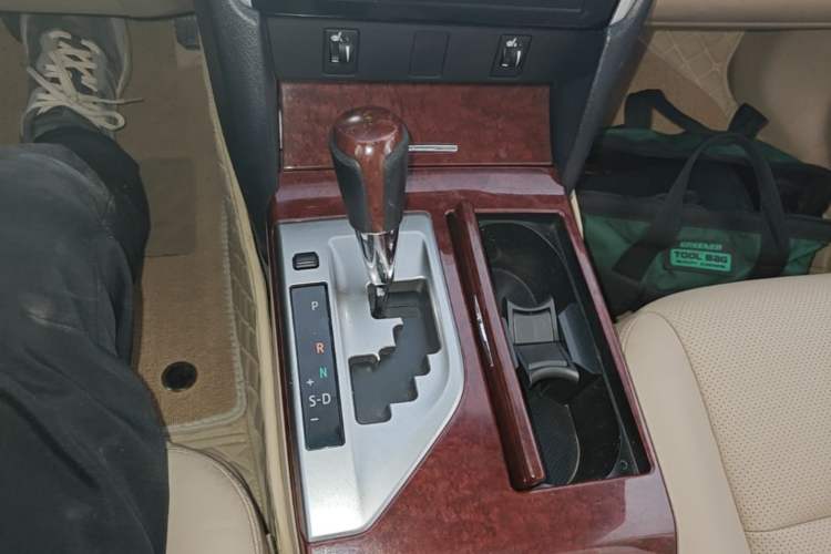 Used Toyota Camry 2012 2.5G Luxury Edition Gear Lever