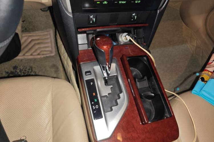 Used Toyota Camry 2012 2.5G Luxury Edition Gear Lever
