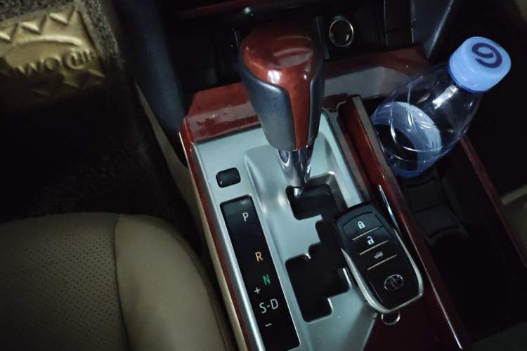 Used Toyota Camry 2012 2.5G Luxury Edition Gear Lever