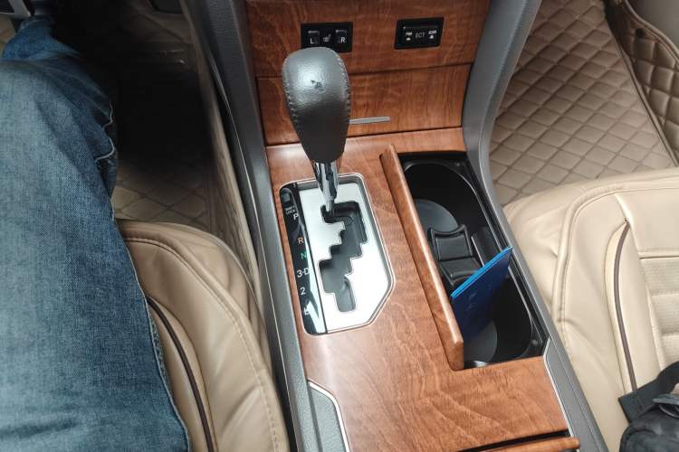 Used Toyota Camry 2012 200G Classic Luxury Edition Gear Lever