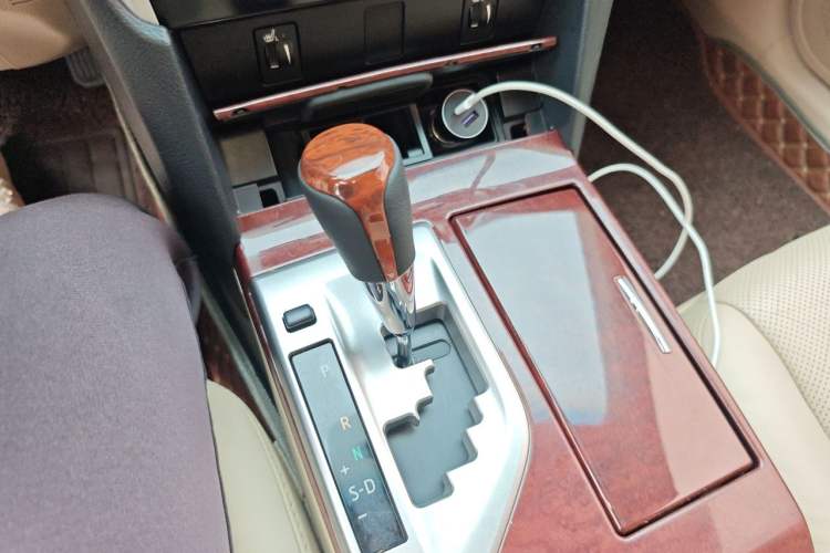 Used Toyota Camry 2012 2.5G Luxury Navigation Edition Gear Lever